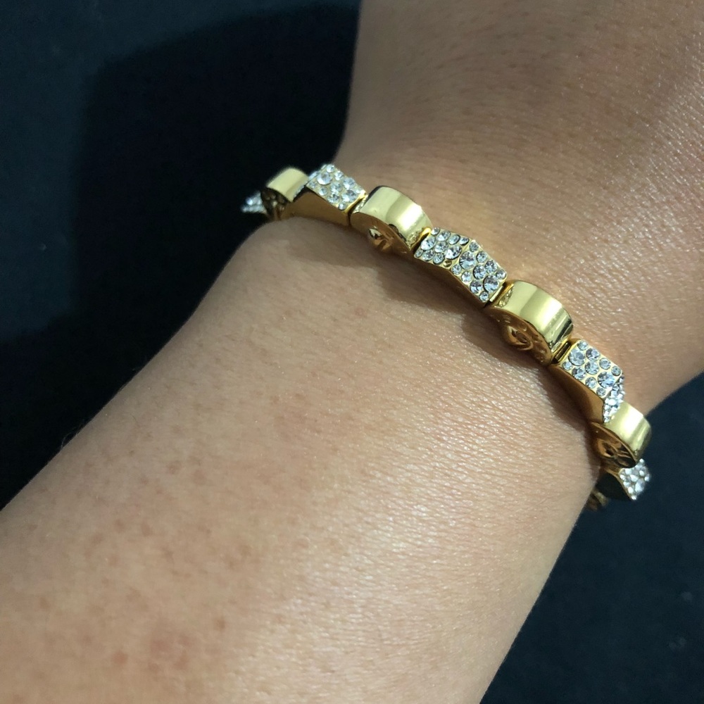 Henri Bendel Bracelet NWOT